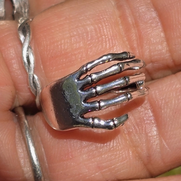 Skeleton hand wrap bypass ring stamped 925 sterling plated - Picture 5 of 16
